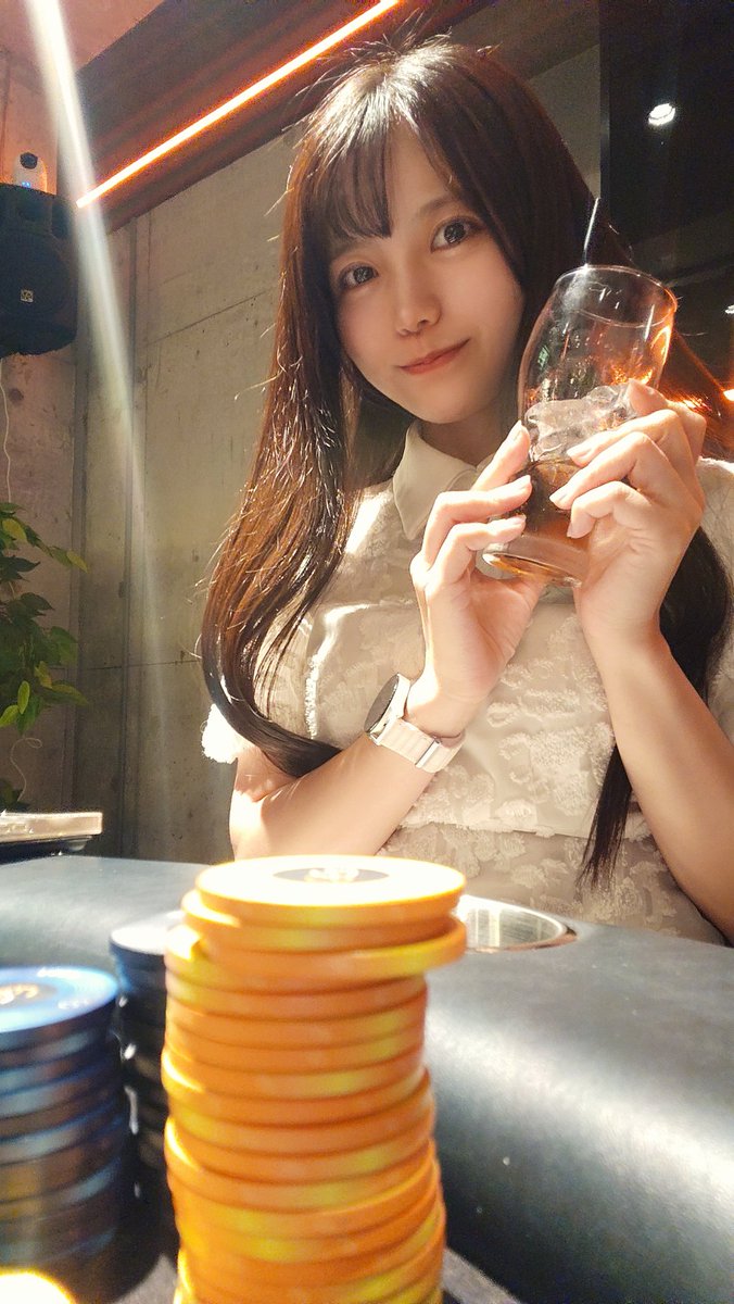 hiromiyanyanko's tweet photo. 今日は #EGP 遊びに来てるよ✨
AKが2連続来たから強気なアクションしてたら初心者お姉様に怖がられました😂😂😂 https://t.co/vg4NSGLDNr