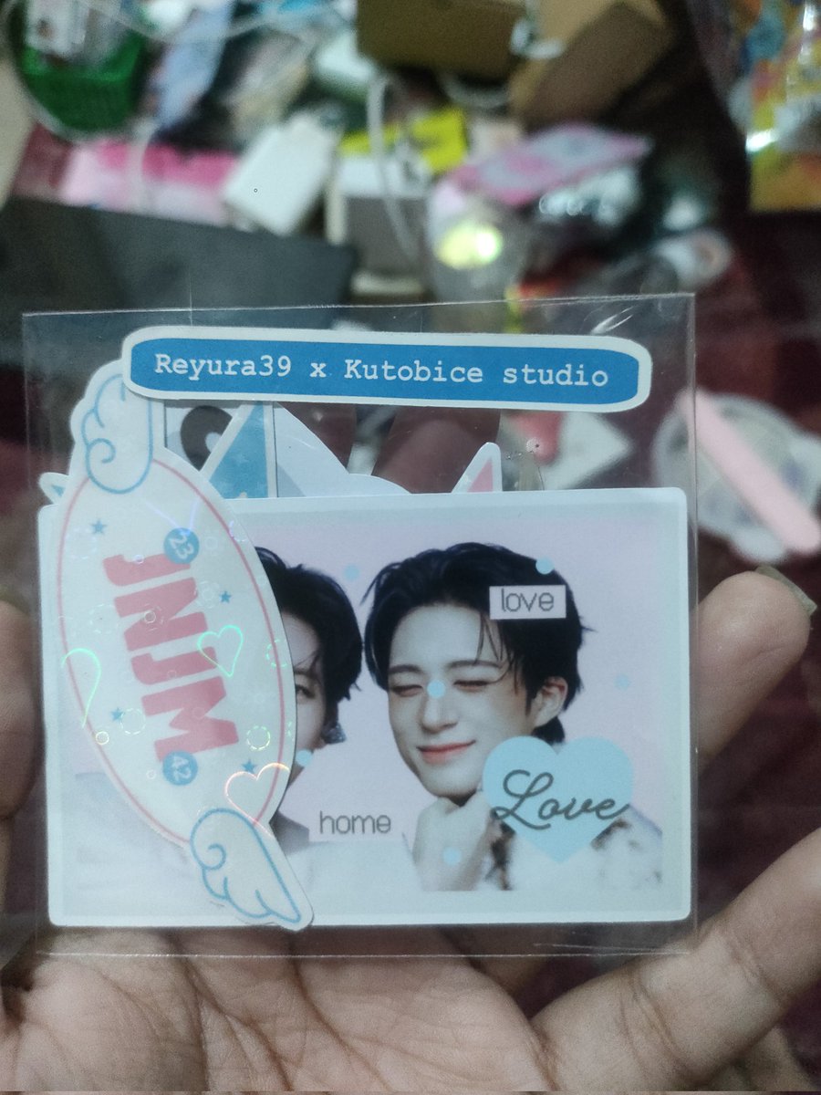 zkdleechoiny's tweet photo. Sticker nya lucuu makasih kak 🫶🫶 

By : @Reyura39 https://t.co/Ry38F7suoo