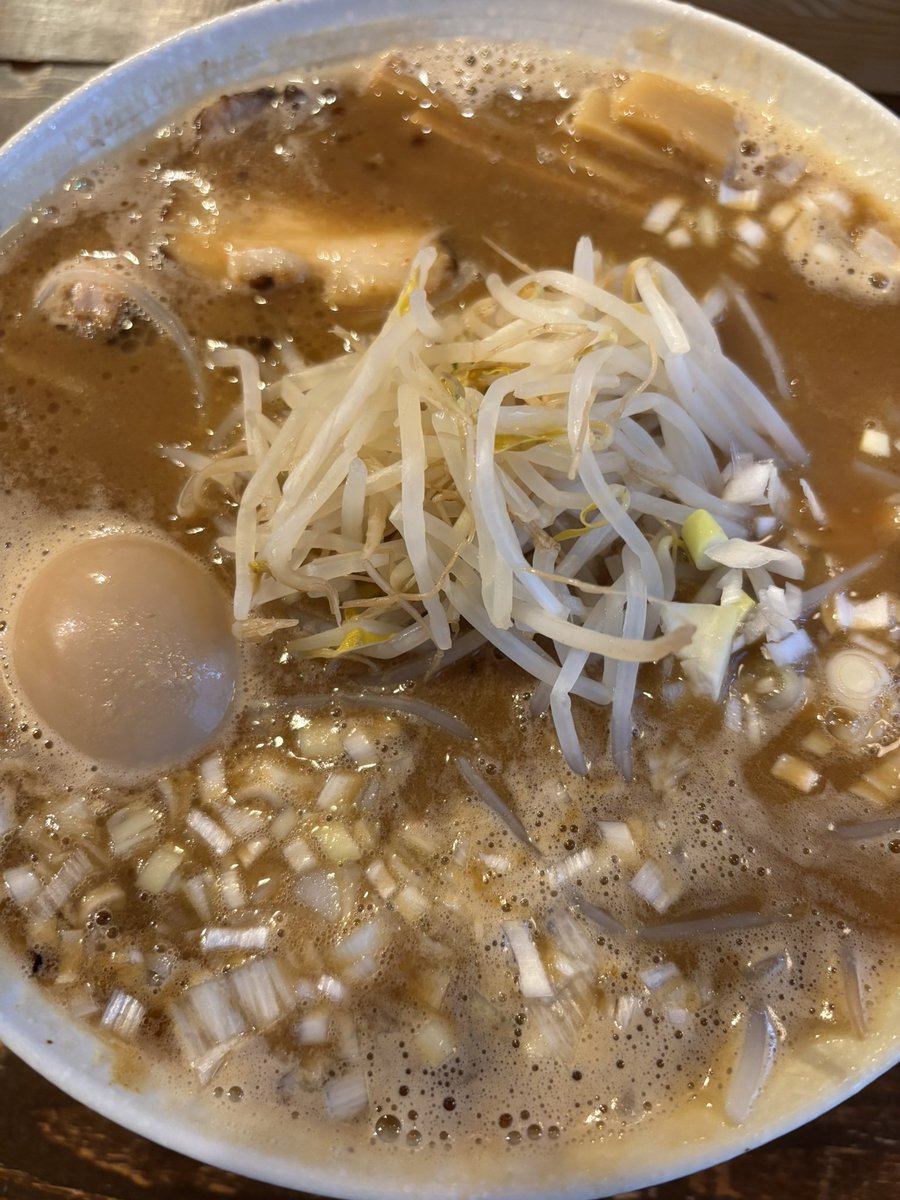 HDoctor173269's tweet photo. 「月のうつわ」
　📍岡山県倉敷市鶴形2-1-11

倉敷美観地区の路地裏の人気店

🍜味噌ラーメン

鶏と豚骨ベース
ブレンドした味噌タレ😋
ガツンと
味噌の風味がよいスープに
しこしことした中細麺が
ここちよい😋😋 https://t.co/OnUqHQ33c4