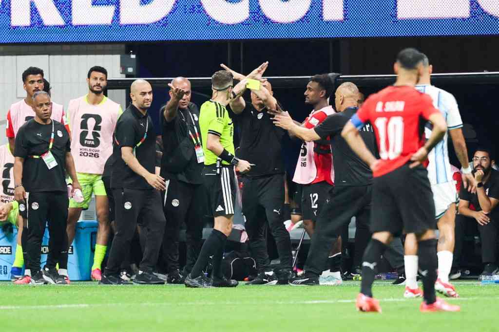 GameYetu's tweet photo. The Egyptian football federation said Wednesday it had asked for the officiating team who handled the Pharaohs' 3- 2 loss in the last 16 to Argentina to be thrown out of the World Cup.
https://t.co/dxdDK67PQ0 https://t.co/WbwDDeEXxE