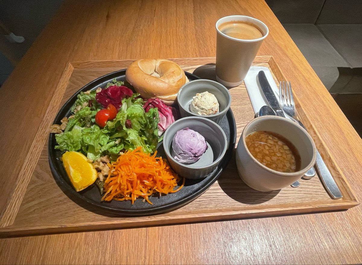 T05230's tweet photo. ほてる https://t.co/jMt8J6pbtK