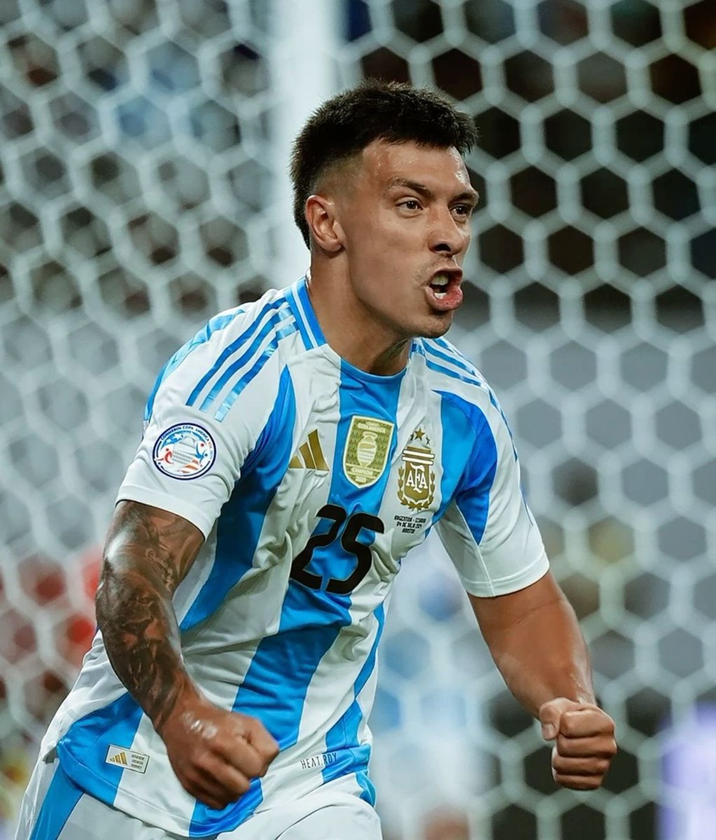 Tobs_fc's tweet photo. Lisandro Martinez didn’t play up to 15 games for Man United this season while Romero told Tottenham he needed a break mid season. 

Okay I understand it now. 😭😭 https://t.co/qBDI5VladB