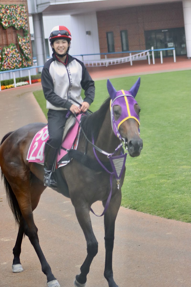 yonerui310's tweet photo. 函館競馬場 2026.7.7

飯田祐史厩舎 メメボス

 #函館競馬場 
 #飯田祐史厩舎 
 #メメボス
 #沖田牧場

 #五十嵐ひな さん 騎手候補生

この前は話しかけて下さりありがとうございました😆一緒にお写真撮れて嬉しかったです!!応援してます🫶 https://t.co/awoPjsWXxK