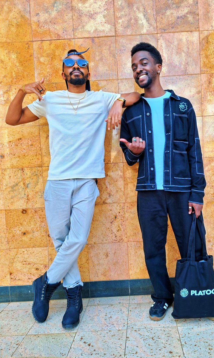 HomeboyzRadio's tweet photo. Jam Session was litπ₯π₯Andy Young catching up vibe with Maali . Nothing but good vibes. π₯πΆ
#thejamsession #andyyoung #maali https://t.co/nZKDcsRr7g