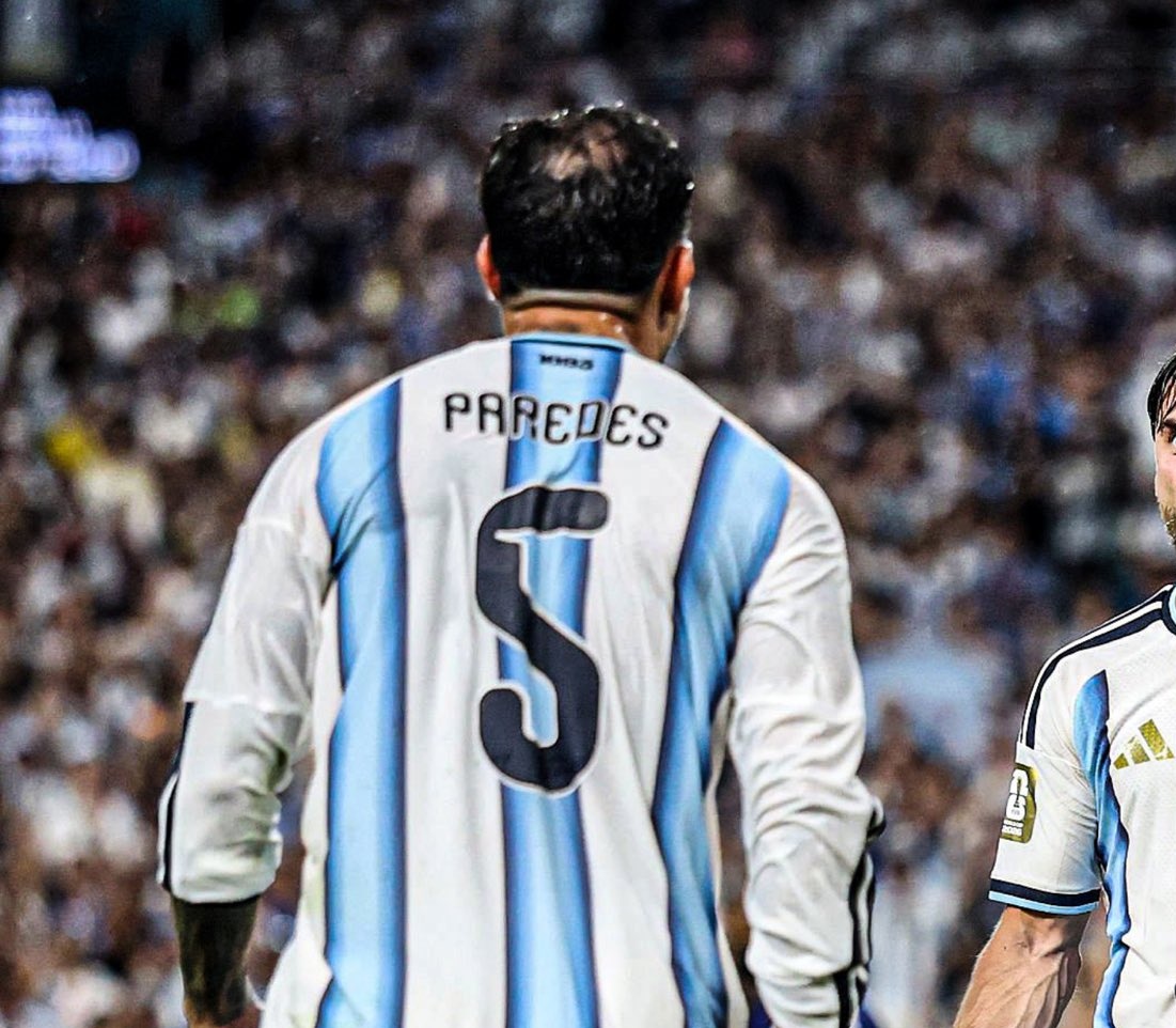 _JugadorNro12's tweet photo. Ya se le ve el chicle al chupetín https://t.co/LZkWub7Hgg