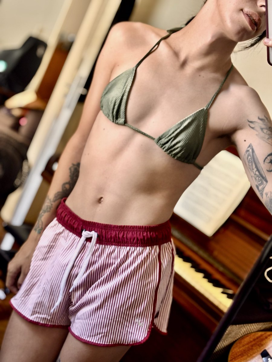 ChucruteB's tweet photo. @theunkowngood My biceps wanted you 🏳️‍⚧️ https://t.co/BDQcvZIPQ0