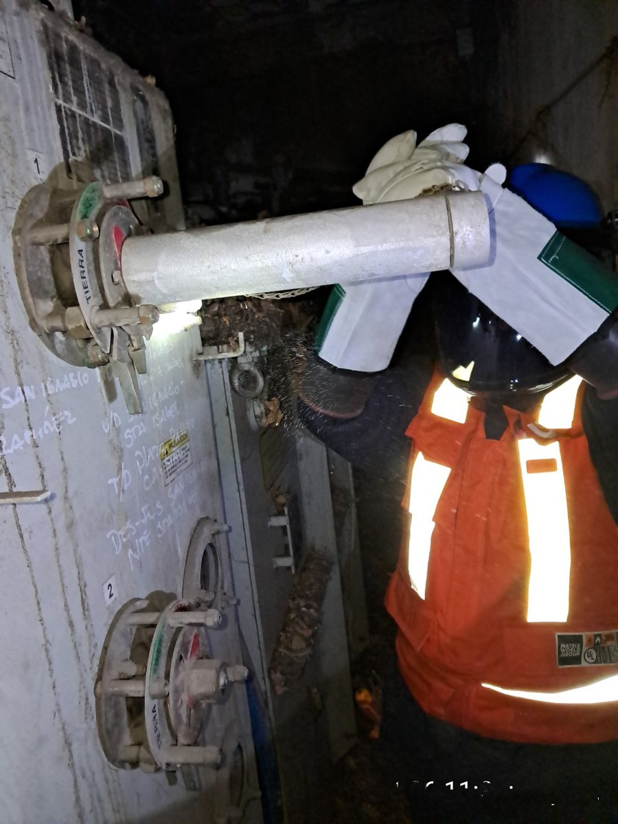 Enel_Informa_CL's tweet photo. [07:13] Informamos que dada la complejidad del #CorteDeEnergía en sector desde San Ignacio de Loyola hasta San Isidro en comuna de Santiago, la normalización total del suministro se producirá a las 08:00 hrs. Les compartimos una imagen de las labores realizadas. Seguiremos informando.