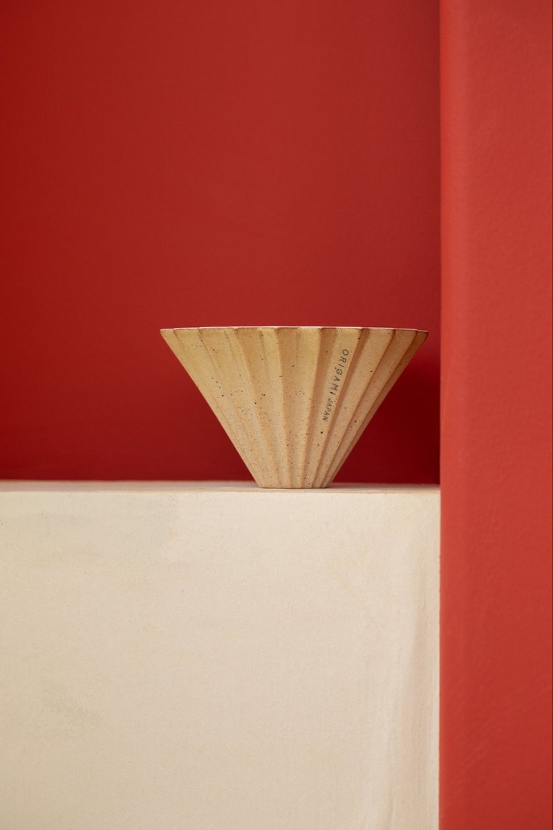 origami_cup's tweet photo. 【ORIGAMI × 丸嘉小坂漆器店】
長野県塩尻市で木曽漆器の伝統を受け継ぐ「丸嘉小坂漆器店」とのコレクションの抽選販売を開始いたしました。
詳細は下記のページからご覧ください。
https://t.co/t1gF2WuWTm https://t.co/681VCxfuNG