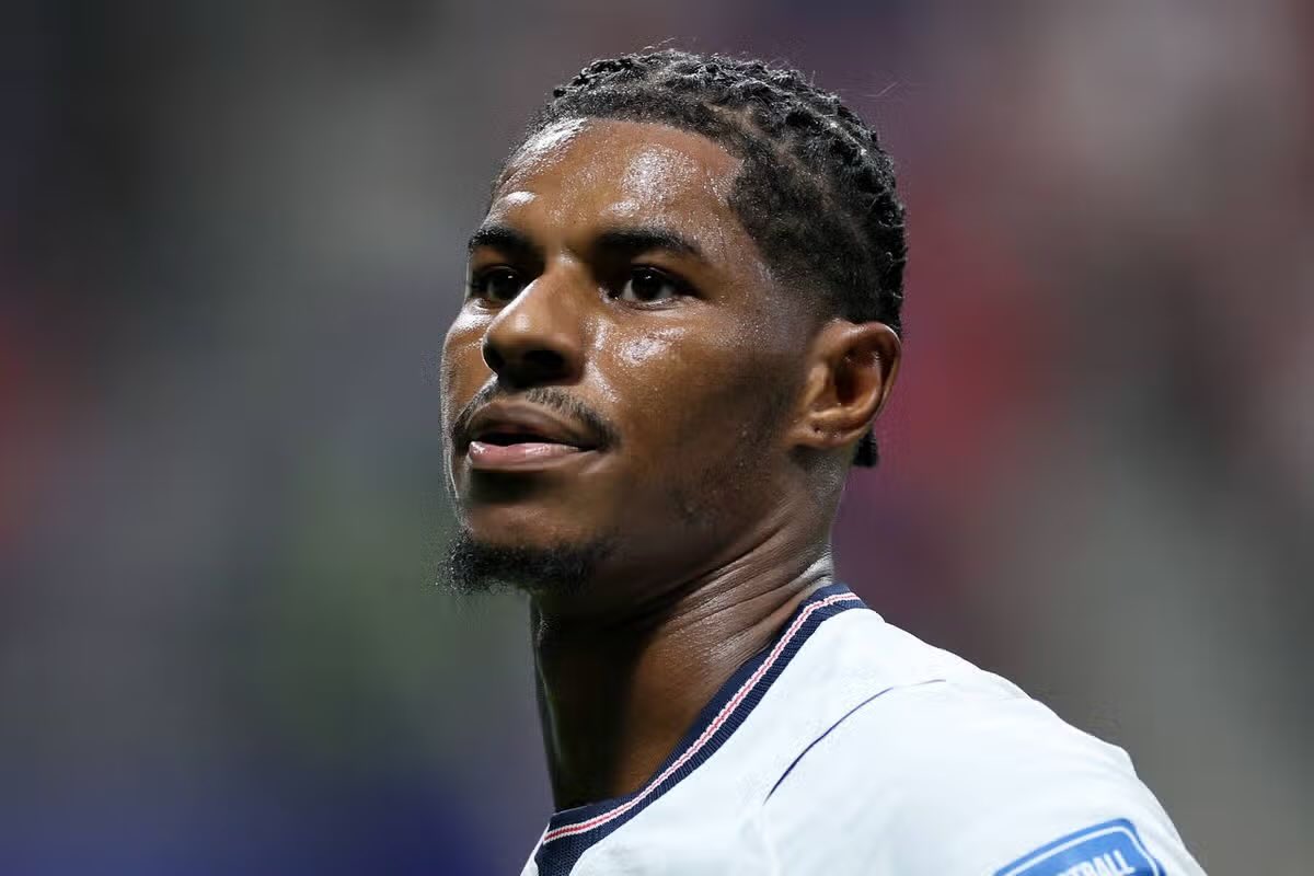 mufcMPB's tweet photo. 🚨 Manchester United’s preference would be to ease their wage bill by offloading Marcus Rashford’s circa £17.5m a-year salary but so far there is a LACK of requisite suitors for the player. #MUFC [@JamieJackson___] https://t.co/75stHTTUBj