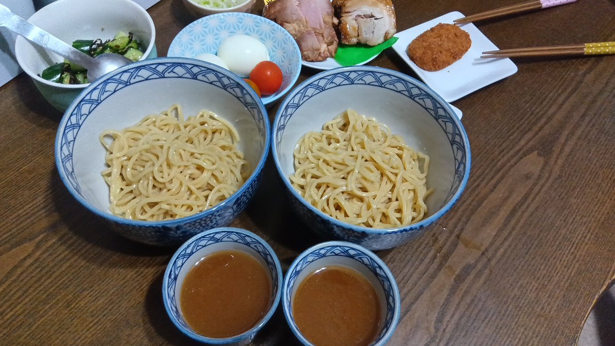Kozo_gg's tweet photo. こんばんは🌙
きょうはつけ麺です(๑´ڡ`๑)ｲｹﾒﾝ
梅田阪急で美味しい焼豚も仕入れてきました(^^♪
#つけ麺 https://t.co/DRXR6FS5VV