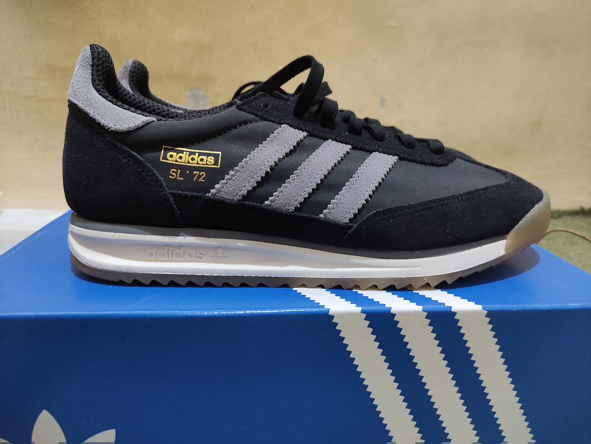 Rexarone's tweet photo. #WTS ADIDAS SL72 RS
-100% original beli di ADF Outlet
-Size 43,5 (27,5 cm)
-Kondisi bener-bener like new, hanya used 1x di ruangan indoor
-Fullset box dan tag lengkap
-Harga 850k net (harga retail 1,6 juta)
Direct TF/Shopee only, minat pm atau hubungi wa 08979456078 https://t.co/SwGJ9YEXea