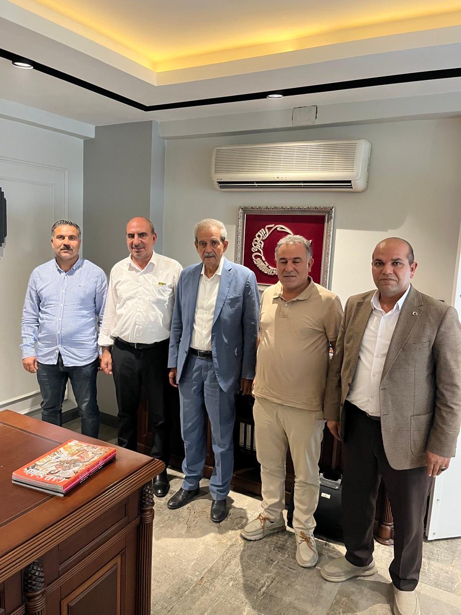 Bilaldogan63's tweet photo. Bugün, Haliliye kurucu Belediye Başkanımız sayın Fevzi DEMİRKOL’u çalışma ofisinde ziyaret ederek hasbihal etme fırsatı bulduk. Nazik misafirperverliği ve samimi sohbeti için kendisine teşekkür ediyor, sağlıklı ve huzurlu bir ömür diliyorum.@FevziDemirkol  @BTEKATLI63 @Mehmet_Clskan63 @mehmetgunak63