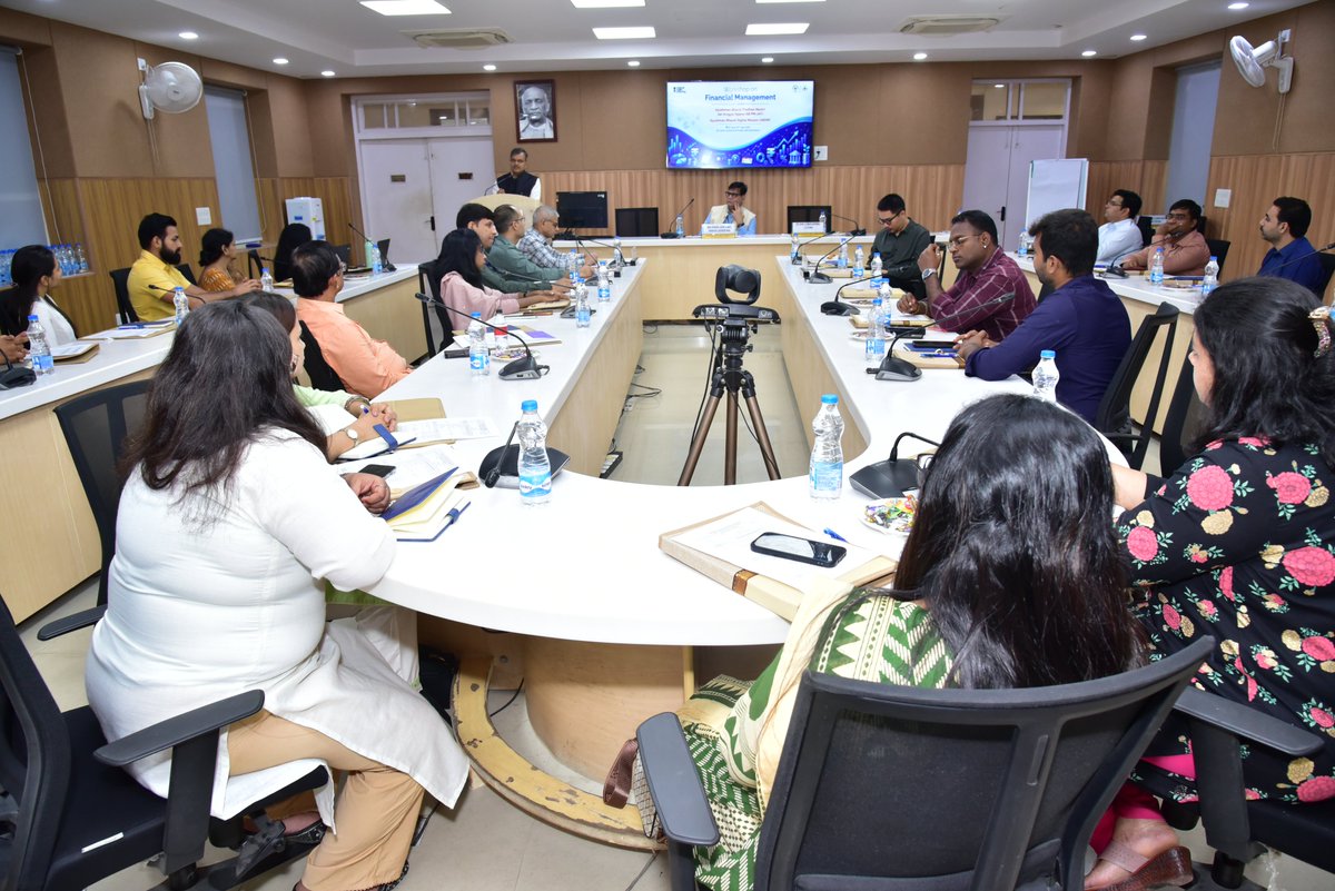 AyushmanNHA's tweet photo. #NHAWorkshops
Inaugurating the National Workshop on Financial Management in New Delhi, Dr. @Sunil_Barnwal, CEO, NHA, emphasised that #ABDM is not merely a scheme but a national mission to build an open, interoperable digital health ecosystem for India.

#AyushmanBharat

1/2 https://t.co/4rMTynxK2o