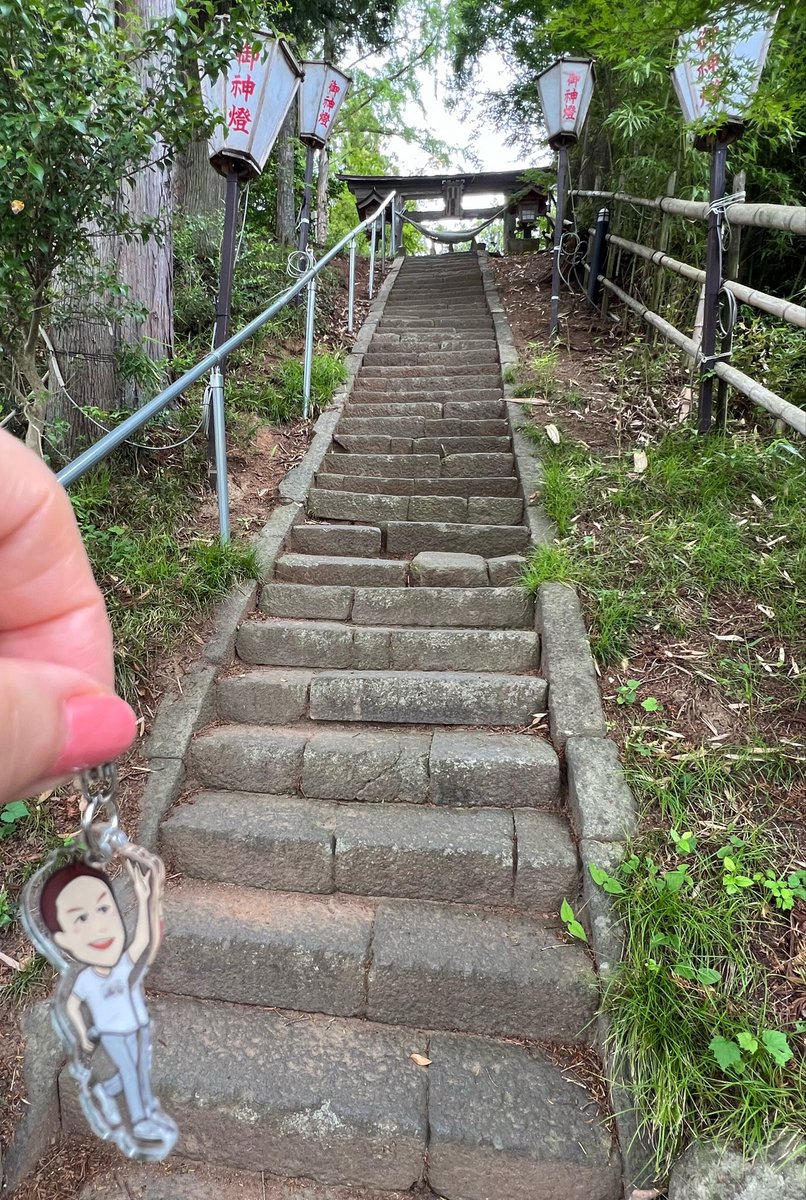 reechoral's tweet photo. 市内に「小田神社」⛩️があるとのことで、行ってきました❣️
ほんとに小田（鹿島）神社⛩️小田さんにあやかり階段を登って参拝しました✨

近くに紫陽花のステキなお寺もあり癒されました。 https://t.co/VcTdKahvJL