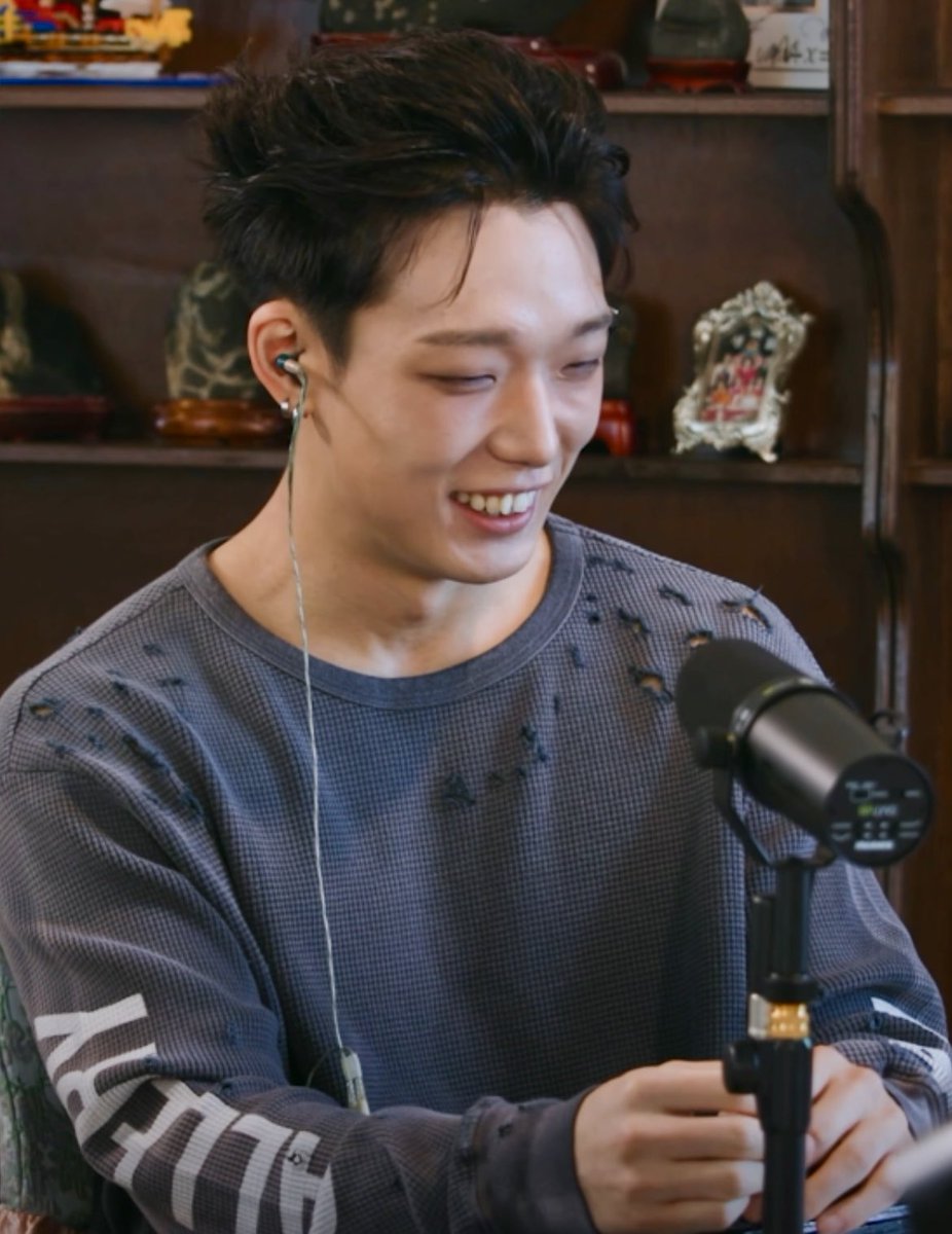 UBobrimikiu21's tweet photo. 🪨🎵
수석연구회　EP.1🫶

#bobby
#バビ
#바비
#김지원
#IKON @bobbyranika https://t.co/JRrwftlrm5