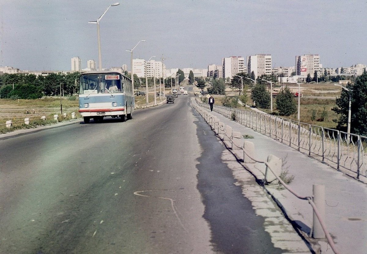PicturesUssr's tweet photo. Entrance to the science city of Pripyat near Kyiv. Ukrainian SSR, 1985 https://t.co/bAcRm3wdEF