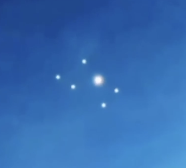 UAPWixy's tweet photo. 🚨"It's back. Okay. That thing, whatever the hell it is, came down really low. It was right over my head."- Cameraman..

ORBS appear everywhere out of an ORB!! https://t.co/RlMXSIKQYv
