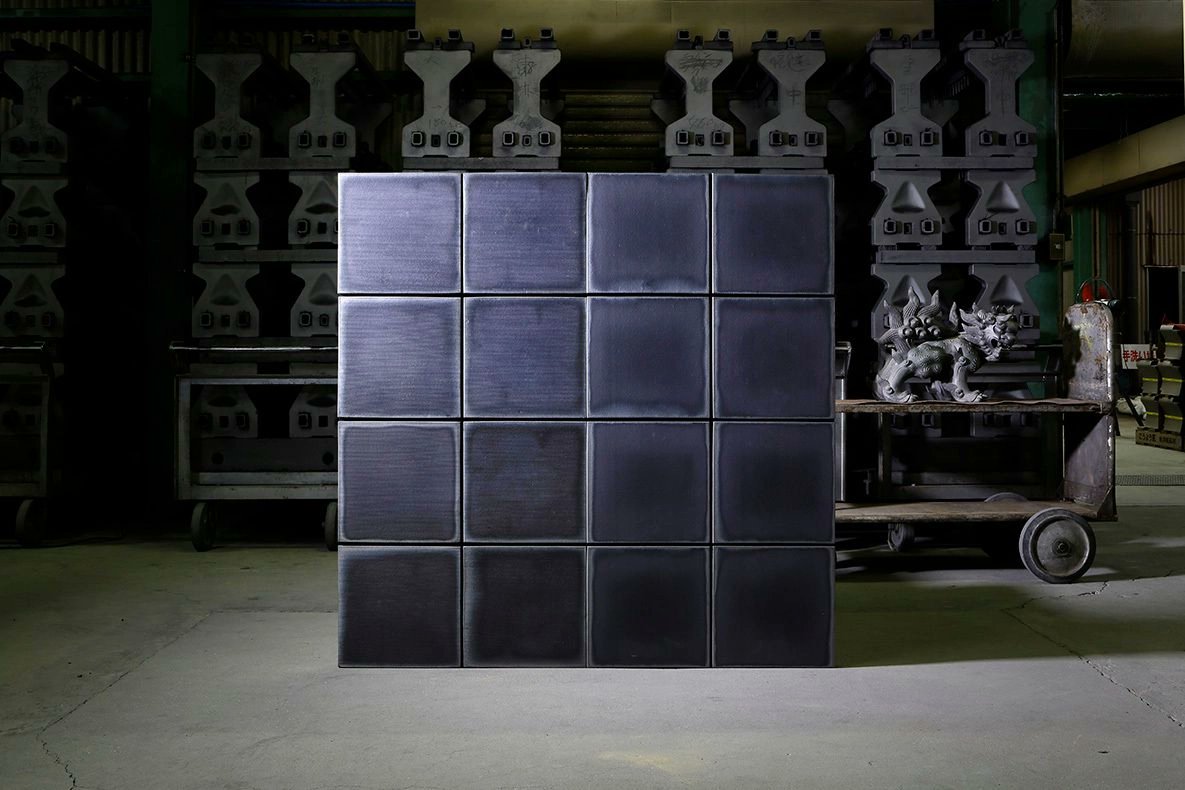 tecture1's tweet photo. 【新着サンプル｜瓦・タイル】 
いぶし銀による光沢と独特のツヤが、空間に陰影と奥行きをもたらす「光洋製瓦」のいぶし瓦素材がサンプル請求可能です！

請求可能なサンプルラインナップはこちら ▼▼▼ 
https://t.co/XOBtCThdga

#TECTURENEWS

画像提供：光洋製瓦 https://t.co/zF1NsXBoqn