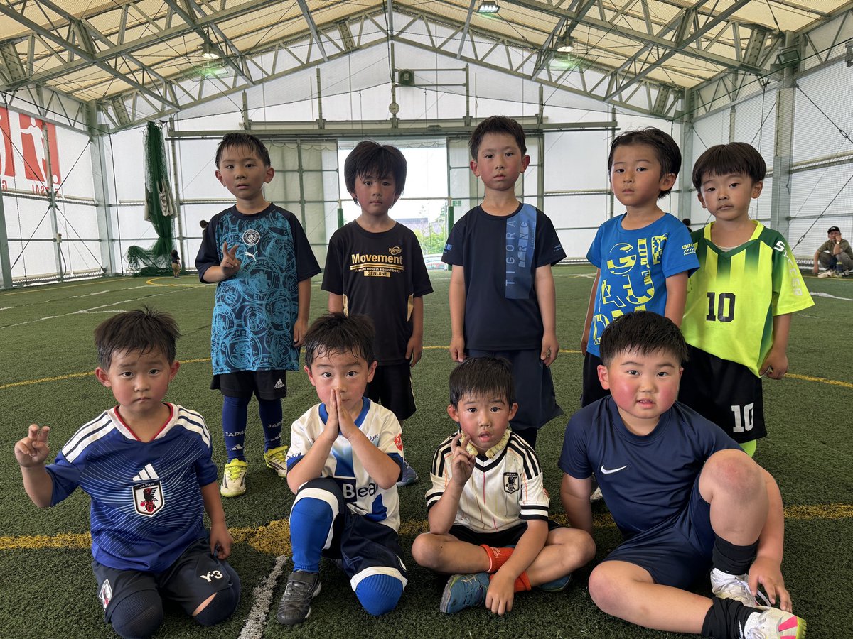 ds_soccerschool's tweet photo. ＼キッズスクール／
7月4日に年中・年長を対象に開催しました！

今回は、「ドリブルからのシュート」を練習しました！

最初はボールが体から離れてしまっていましたが、少しずつコツを掴み、ドリブルからのゴールがたくさん生まれました👏✨

ご参加いただいた皆さま、ありがとうございま���た！ https://t.co/X1pP36AqHI