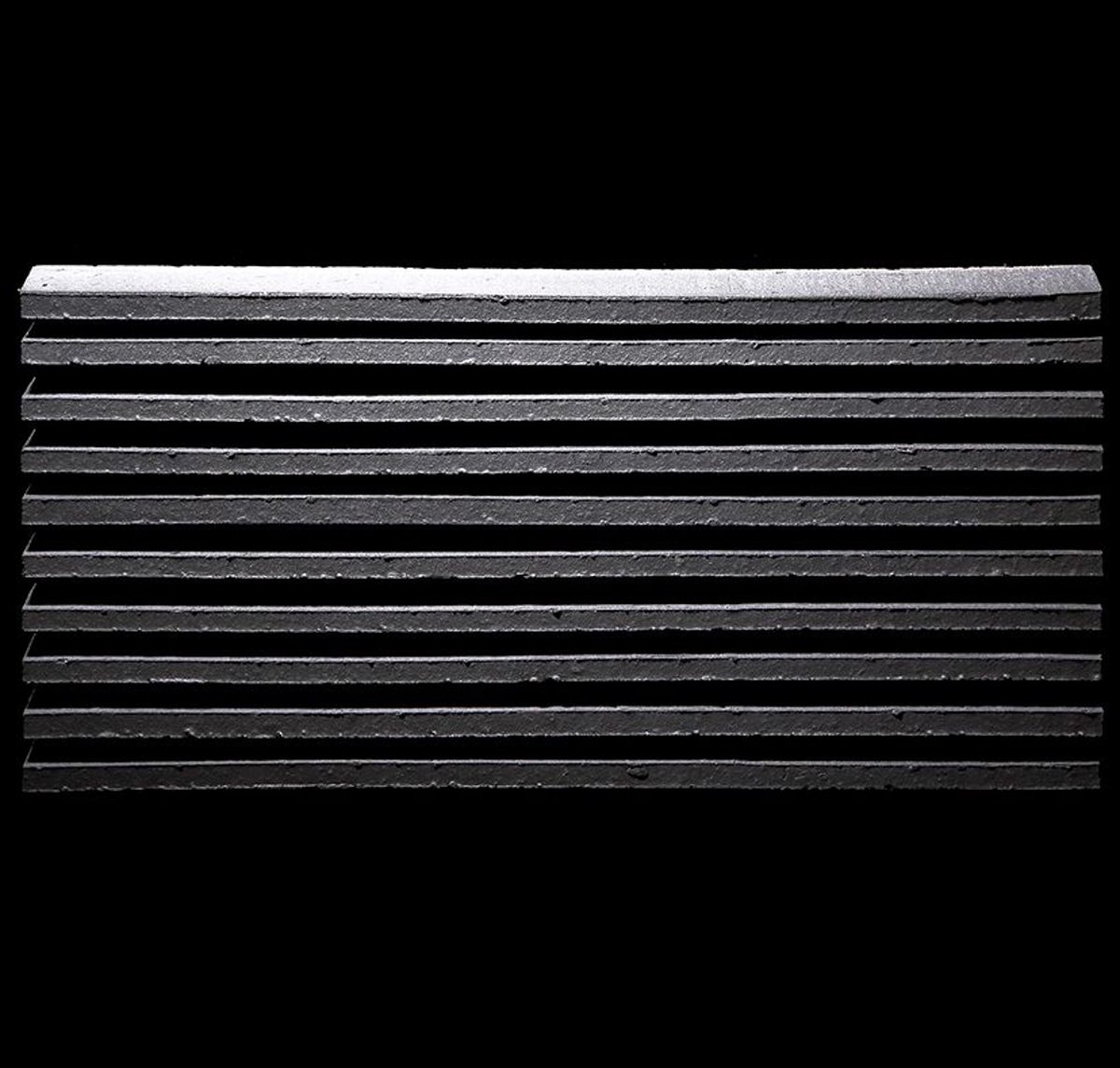 tecture1's tweet photo. 【新着サンプル｜瓦・タイル】 
いぶし銀による光沢と独特のツヤが、空間に陰影と奥行きをもたらす「光洋製瓦」のいぶし瓦素材がサンプル請求可能です！

請求可能なサンプルラインナップはこちら ▼▼▼ 
https://t.co/XOBtCThdga

#TECTURENEWS

画像提供：光洋製瓦 https://t.co/zF1NsXBoqn