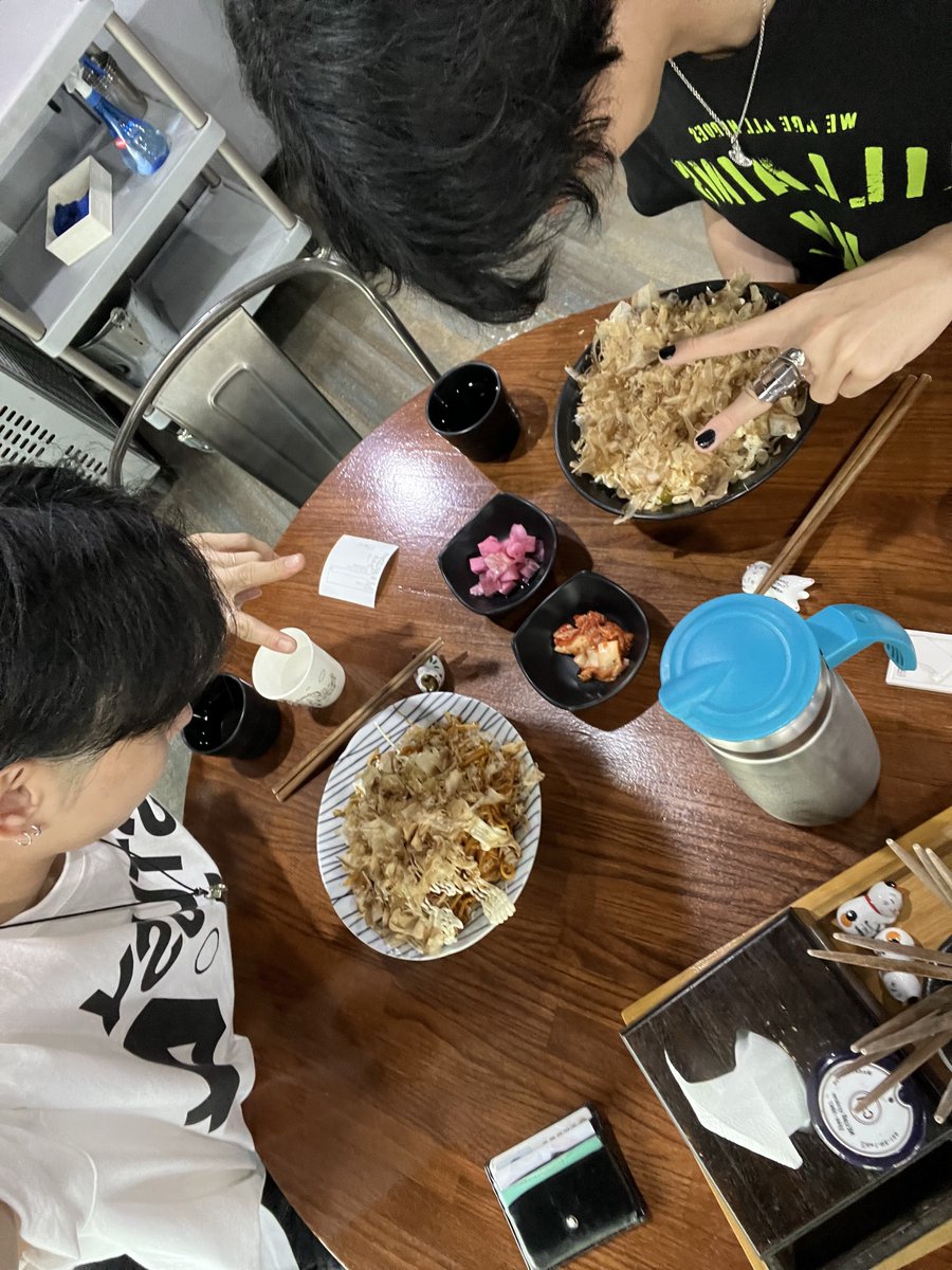 fourtiee's tweet photo. 흐뭇 https://t.co/htCBjsGbk3