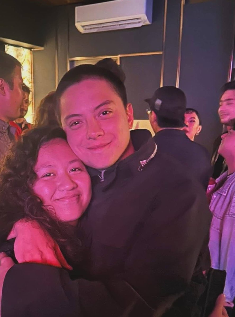 blairwaldorfs_'s tweet photo. the party where they were always beside each other already but you had to be quiet in noting that observation kasi magagalet yung mga feeling nag-dibs 🤣 https://t.co/oBXkjMeury