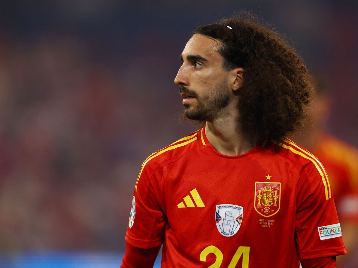 SprintDeRakitic's tweet photo. 2010➡️ En la selección española hay un defensa catalán que lleva melena (Puyol)

2026➡️ En la selección española hay un defensa catalán que lleva melena (Cucurella) https://t.co/mWLjA7tAjQ