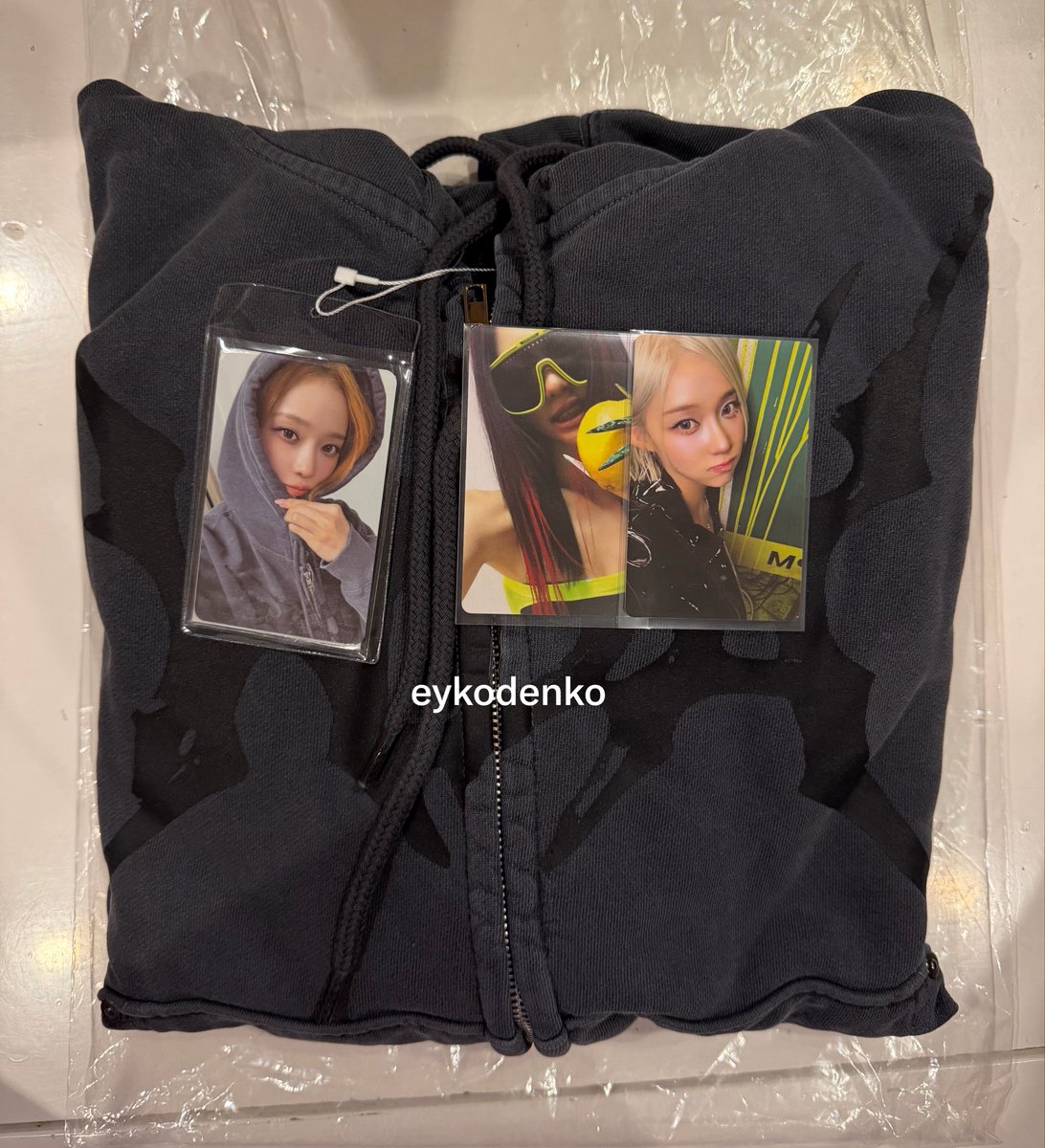 eykodenko's tweet photo. —today’s mails💌

ini dia hoodie yg ditunggu 🥰🫰 https://t.co/b6tLIMZoxU