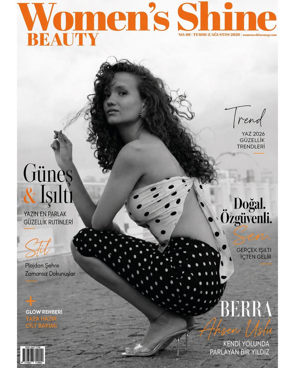 Berrauslufc's tweet photo. 🆕|| Berra Ahsen Uslu, Women’s Shine Beauty dergisinin yeni sayısının kapağında yer aldı.🤍
#BerraAhsenUslu https://t.co/6MyzTjoJQN
