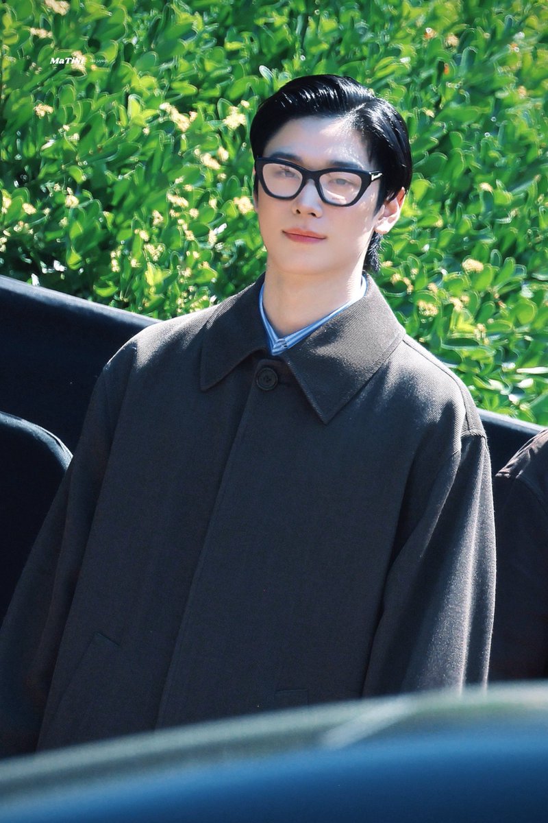 MaTiNi115's tweet photo. 260708 🫳🏻

#JUYEON #주연 
#THEBOYZ #더보이즈
#JUYEONxBalenciaga https://t.co/INSe4jv9LP
