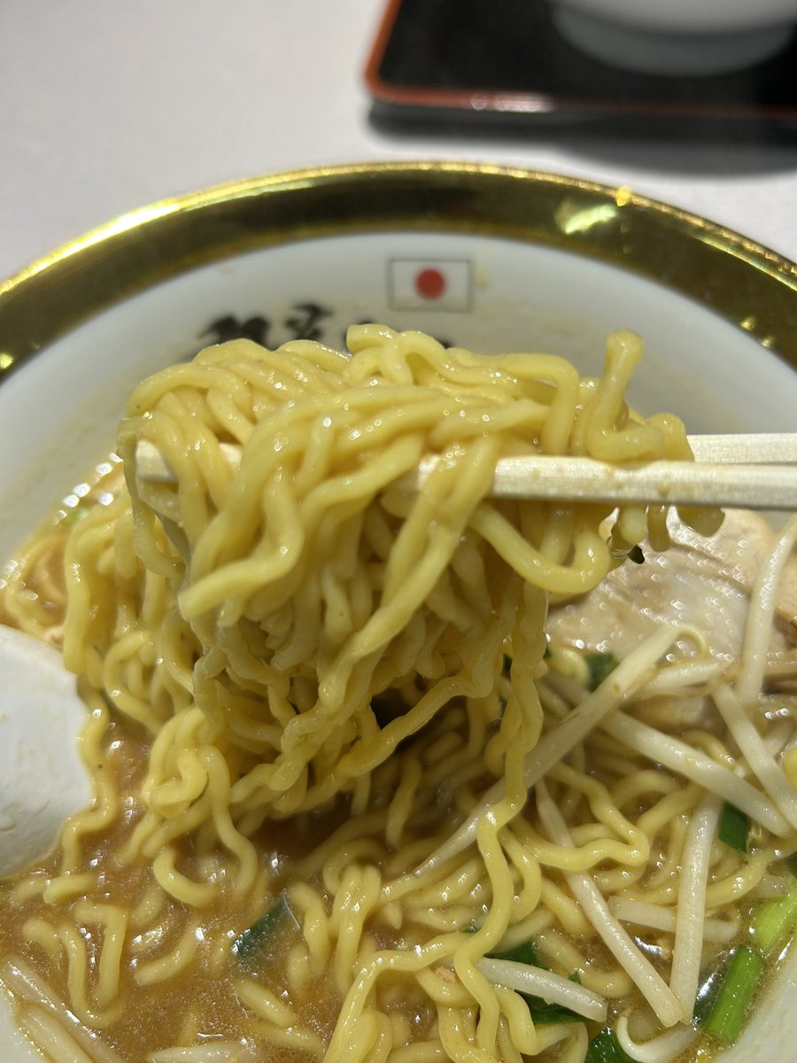 bigdanelee_'s tweet photo. 友人に誘われ行ってきました秋田👹

鬼そば藤谷 総本店

開店30分前に店を覗いたら「いらっしゃいませ」
え？入れるもう食べれる🤩

世界の炙り味噌らぁ麺
NY3連覇 秋田素材全開！！

完飲完食ご馳走様でした🙏🙏🙏

 #秋田  #ラーメン  #鬼そば藤谷総本店 https://t.co/DqO21ID7di