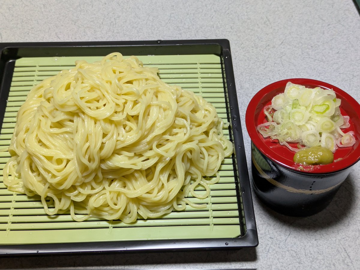 69fish1paco's tweet photo. 今日は暑かったので、晩飯はこれにします https://t.co/ikALtFzk8Y