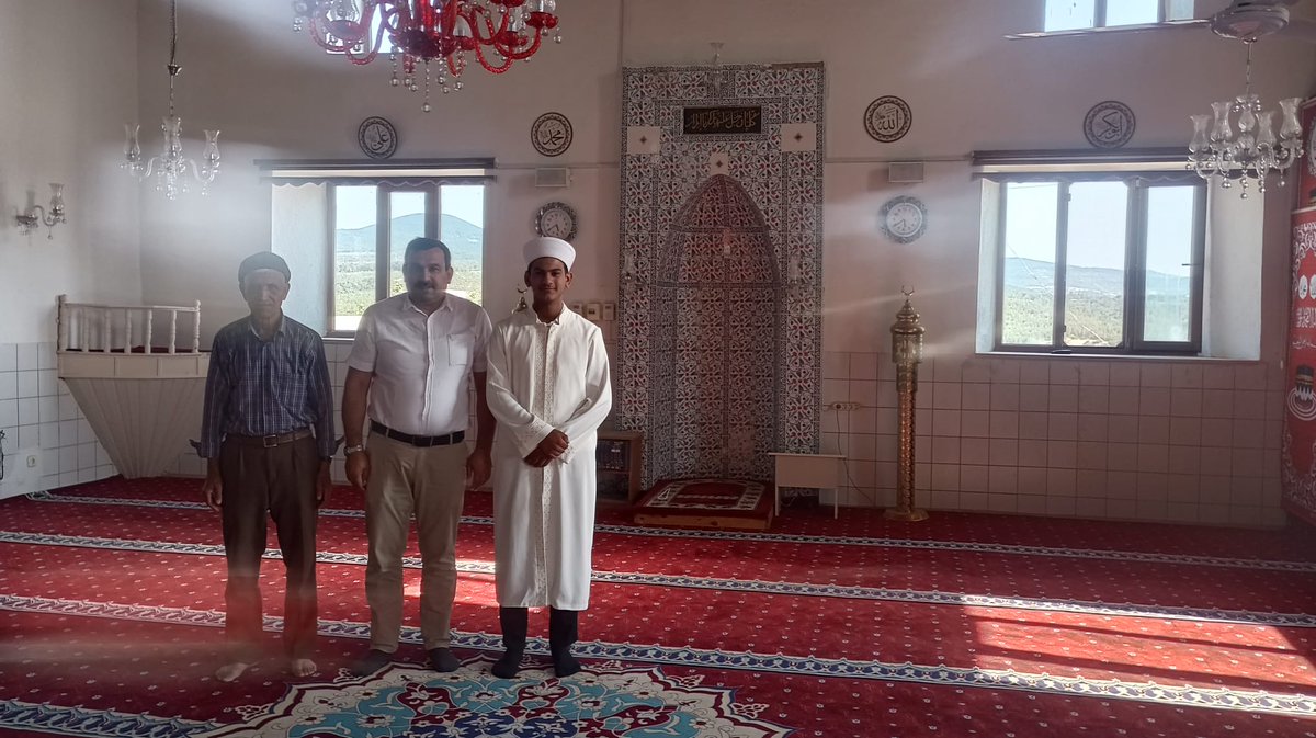 BayramicIlce's tweet photo. İlçe Müftümüz Recep ERKAN, Hacıbekirler Köyünü ziyaret etti. https://t.co/oEp2QyeVZg