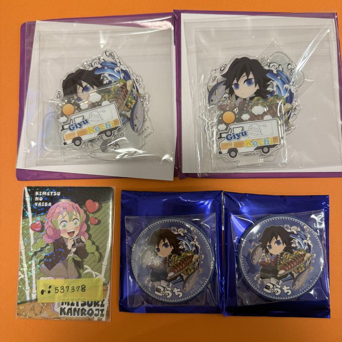 ri537378's tweet photo. 交換
鬼滅の刃 ufotable to go  47 Complete Journey 高知　大阪　追憶　namco アクリルスタンド 缶バッジ

譲
高知
冨岡義勇　アクスタ缶バッジ
大分
無一郎　缶バッジ
ナムコ　追憶
義勇　缶バッジ
求
ナンジャタウン　特別任務　缶バッジ

⇨ https://t.co/oNkL7vgXR2