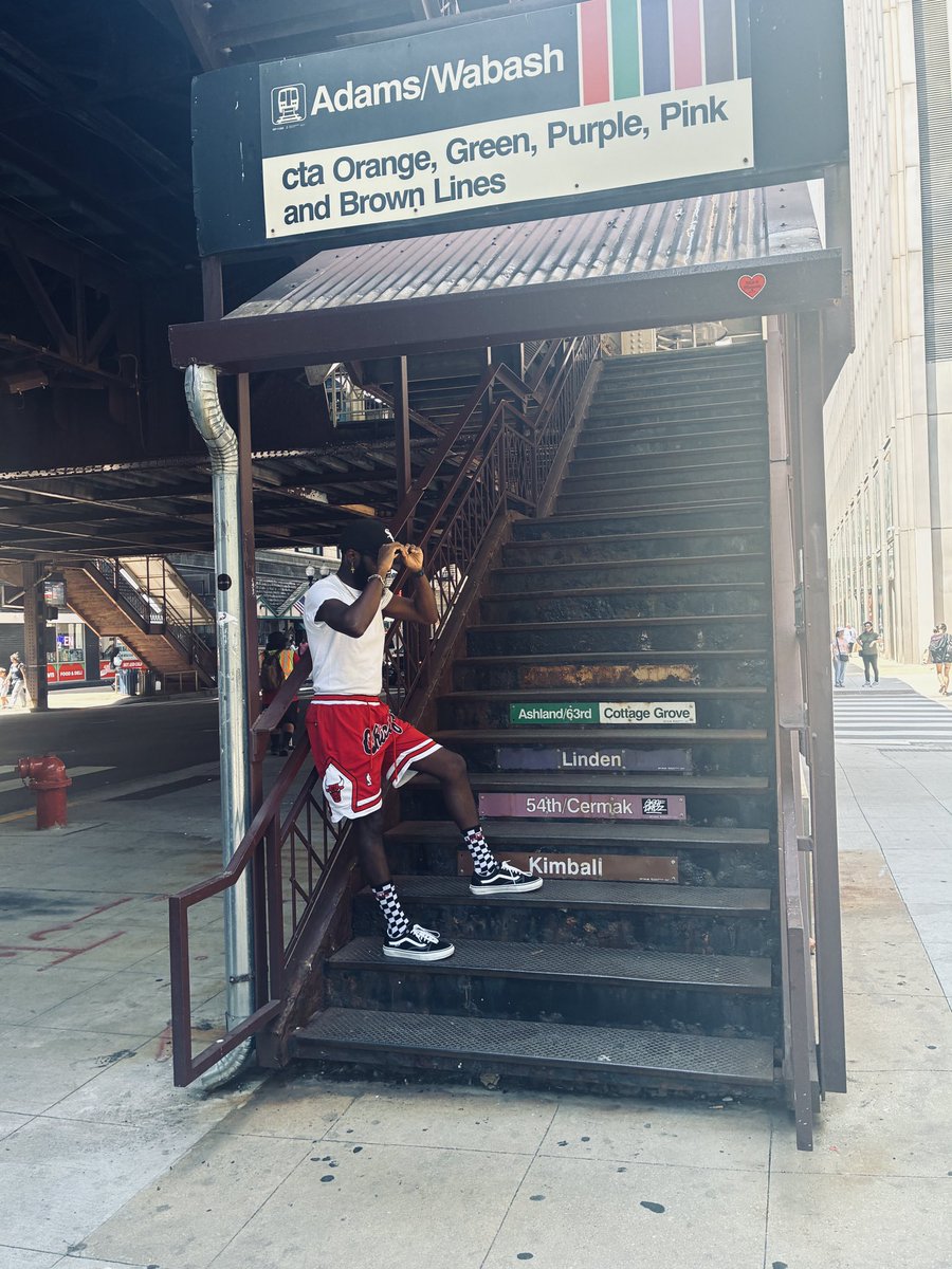 thatboygoodsp's tweet photo. “From Chicago, with love.” 🌹 https://t.co/D1rCUeb4CE