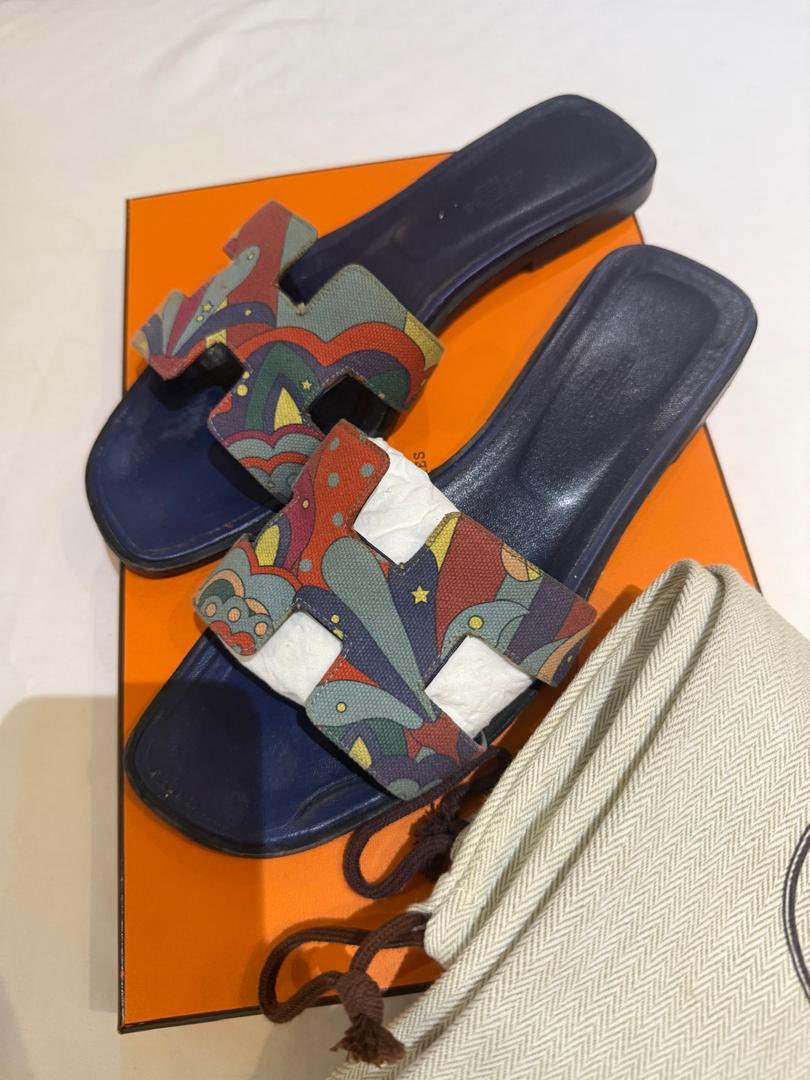 narasconsignmnt's tweet photo. Hermes Oran used in good condition
Size 40
Comes with dust bag only
$300
#narasconsignmentstore #hermes #luxury #hermesslippers https://t.co/ibdj5e2H3V