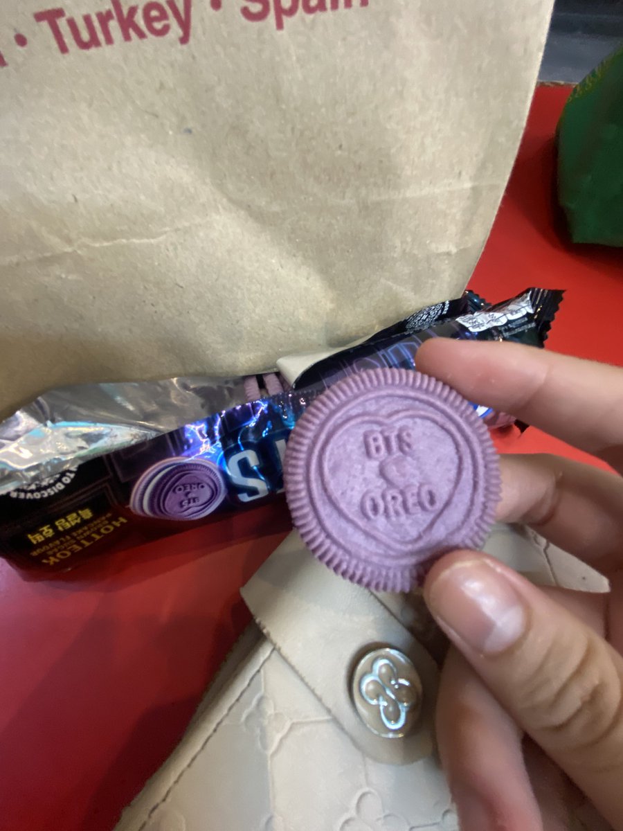 deejuui's tweet photo. finally got d purple onezzzz https://t.co/S58eQE07aL