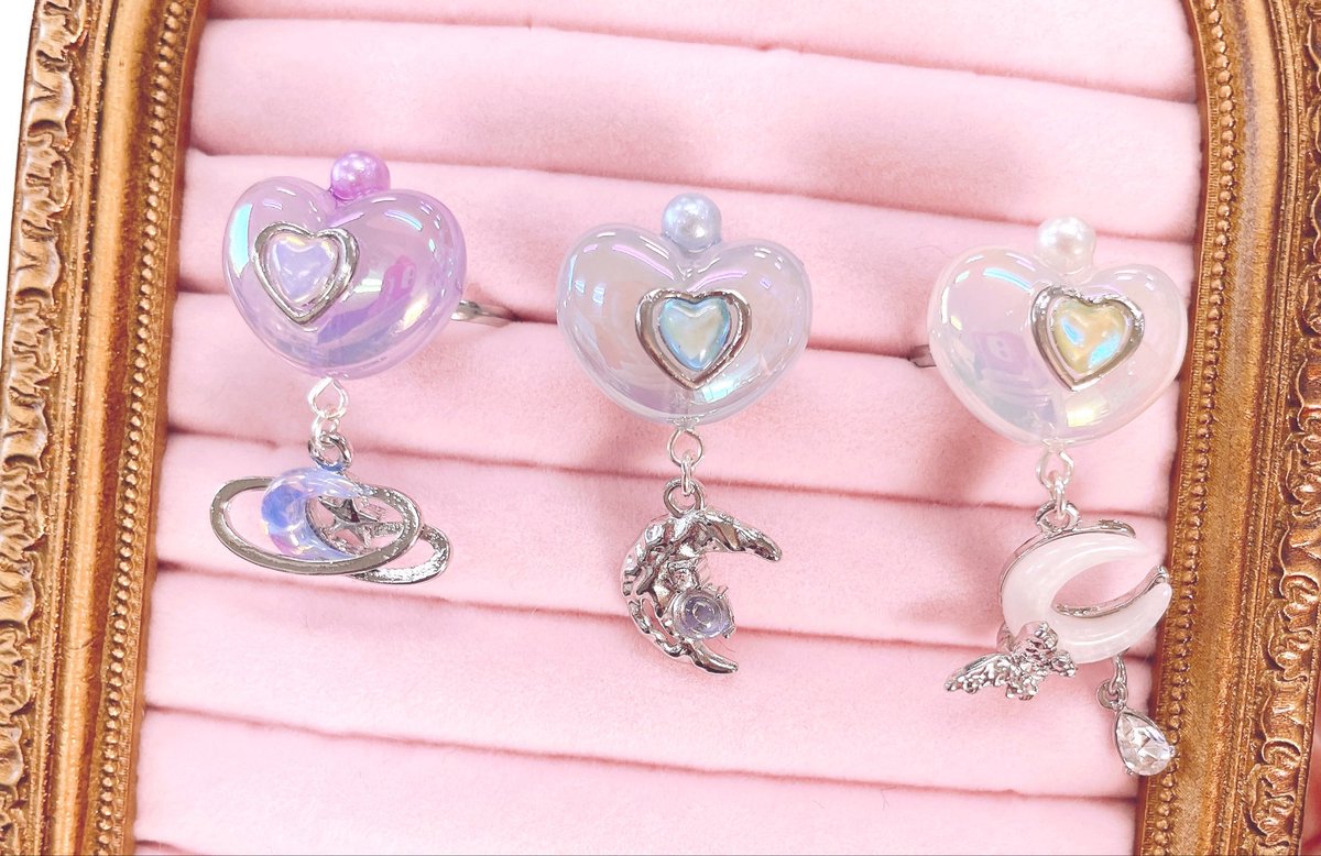 monyuchouchou's tweet photo. ゆらゆらゆめかわいいりんぐ🩷🌙💫🩵
#ハンドメイド 
#ゆめかわいい
#魔法少女界隈 
#アクセサリー https://t.co/Rnfsyd6nVU