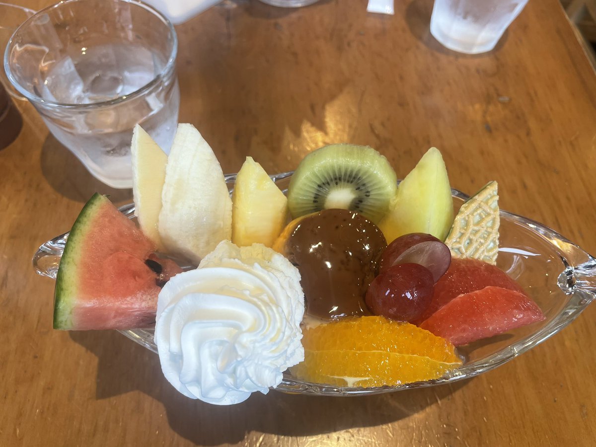 haneul618's tweet photo. #プリンアラモード#푸딩알라모드
#フルーツパフェ#과일파르 https://t.co/j473zLlmeP