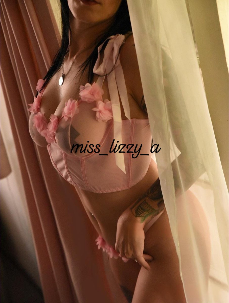 LizzyyAdams's tweet photo. Would you like to watch me slowly strip out of this sexy outfit. https://t.co/kVix12FbLh
Come on over and watch me u dress with some sexy partners. Girls and guys.
#model #onlyfans #feet #lingerie #TattooModel @HDracing @sabest99 @Sacreatorsxxx @Thatguy35522102 https://t.co/a5DKZQLX9u