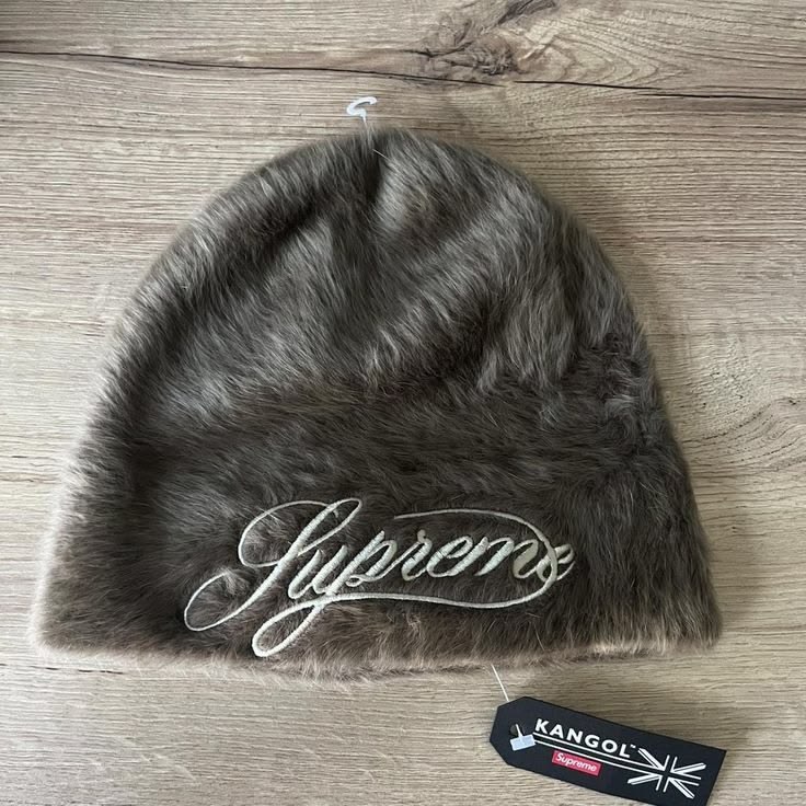 elimPNG's tweet photo. Beanies✨️ https://t.co/b7AcN93GTt