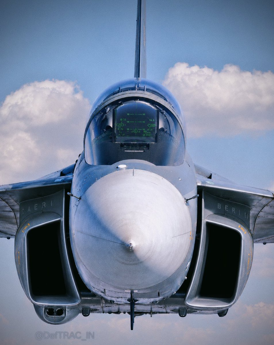 DefTRAC_IN's tweet photo. Visualization of TEJAS MK1B🤩
#tejas #mk1a
@HALHQBLR https://t.co/zb4RzC3vQZ