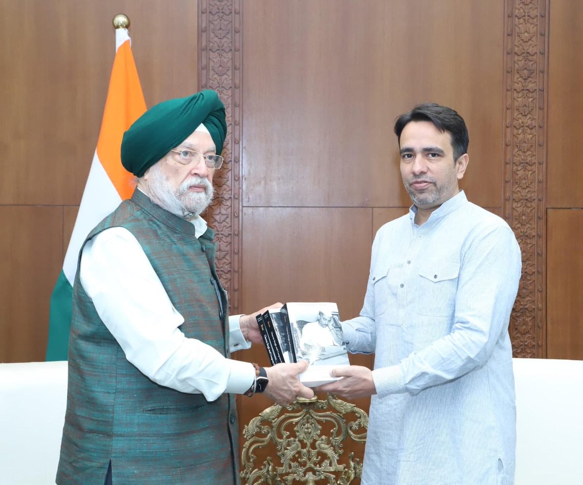 jayantrld's tweet photo. An engaging discussion with @HardeepSPuri ji regarding the participation of the Petroleum Ministry & its PSUs in the PM SETU scheme. 

An all-hands-on-deck effort to transform India's skilling ecosystem. PM SETU shall be a tremendous boon for our youth and the industry! 
#PMSetu #SkillIndia
