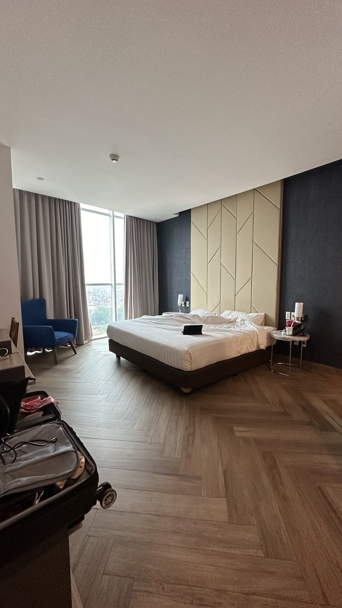 nocturnalcutie's tweet photo. buat kakak-kakak yang mau event konseran atau main ke Jakarta (Jakpus &amp; Jaksel area), ini thread rekomendasi beberapa hotel dari aku yaaa♡

review by experience, semuanya foto pribadi no edit no filter HEHE. https://t.co/eNhamMFVAV