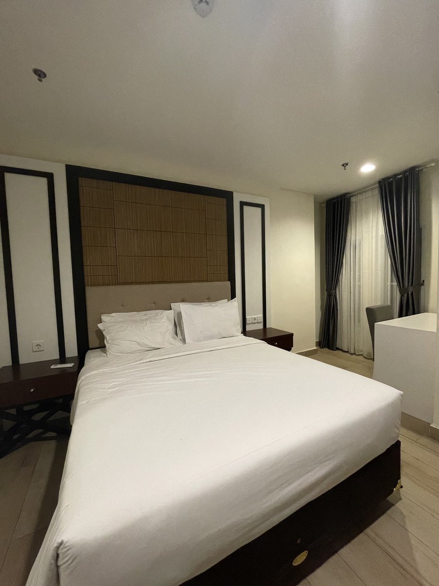 nocturnalcutie's tweet photo. buat kakak-kakak yang mau event konseran atau main ke Jakarta (Jakpus &amp; Jaksel area), ini thread rekomendasi beberapa hotel dari aku yaaa♡

review by experience, semuanya foto pribadi no edit no filter HEHE. https://t.co/eNhamMFVAV