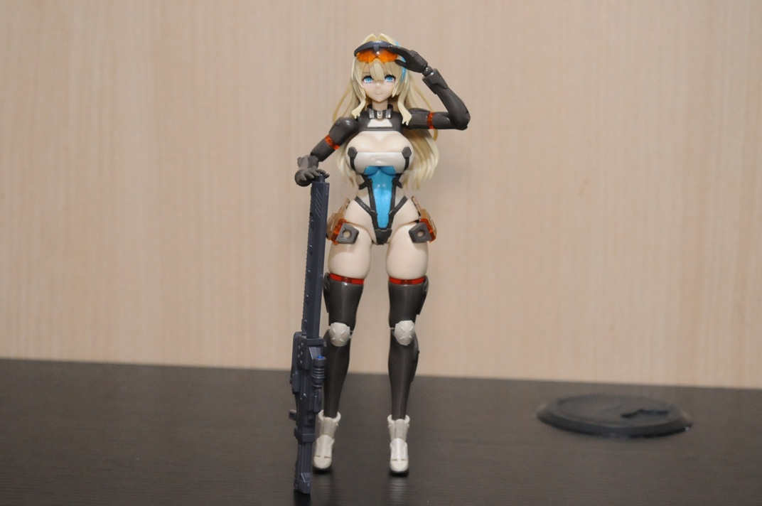 Meister_Fifth's tweet photo. 今年、19個目のプラモは、コトブキヤさんのFRONT MISSION ゼニス・ガールです。

カッコイイ美少女なのですが、武装モードの時の安定性が残念。
メカ手を使えば、ゼニスV 30周年記念版の武器も持てるので組み合わせができます。
ガトリング砲とかほしいですね https://t.co/RY0aFRrgNM