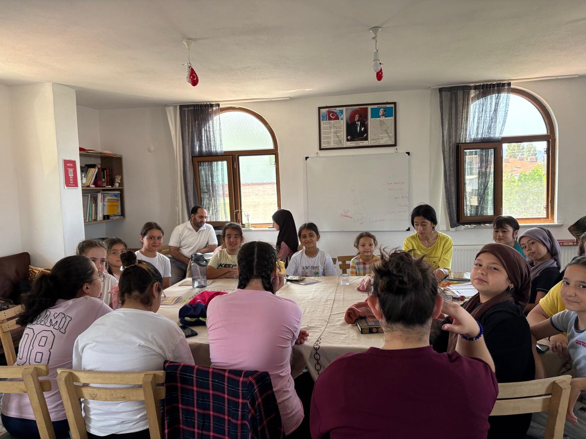 BayramicIlce's tweet photo. Yaz Kur'an Kursu öğrencilerine yönelik "Değerler Eğitimi" verildi. https://t.co/g0yPAdGTz9