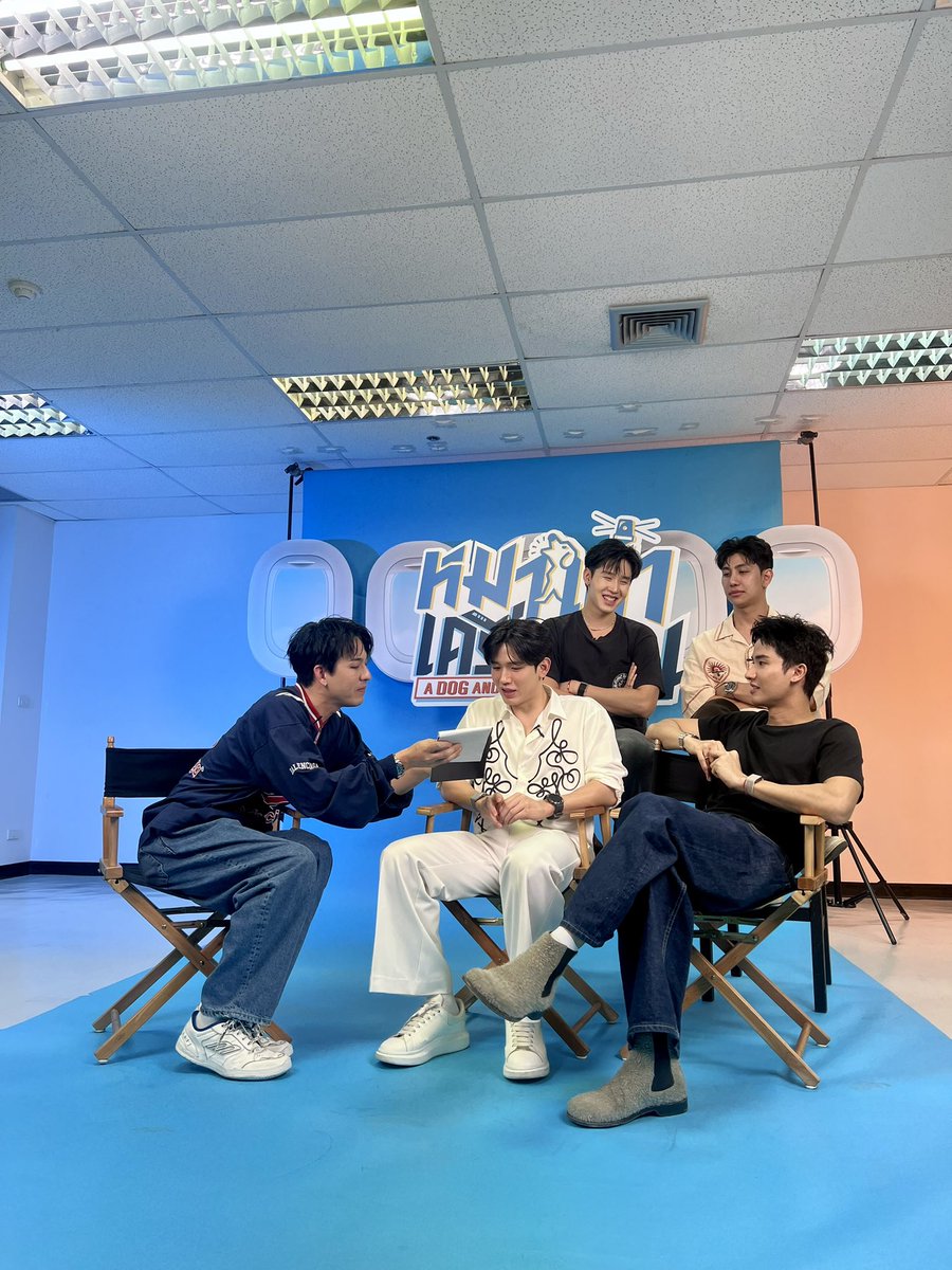 หมาเห่าเครื่องบิน | ADogAndAPlane tweet media