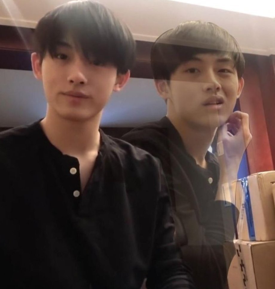 junmyeofff's tweet photo. slamat winwin, berharap suho begitu tpi blio leader hufttt https://t.co/9kiqea0OUs