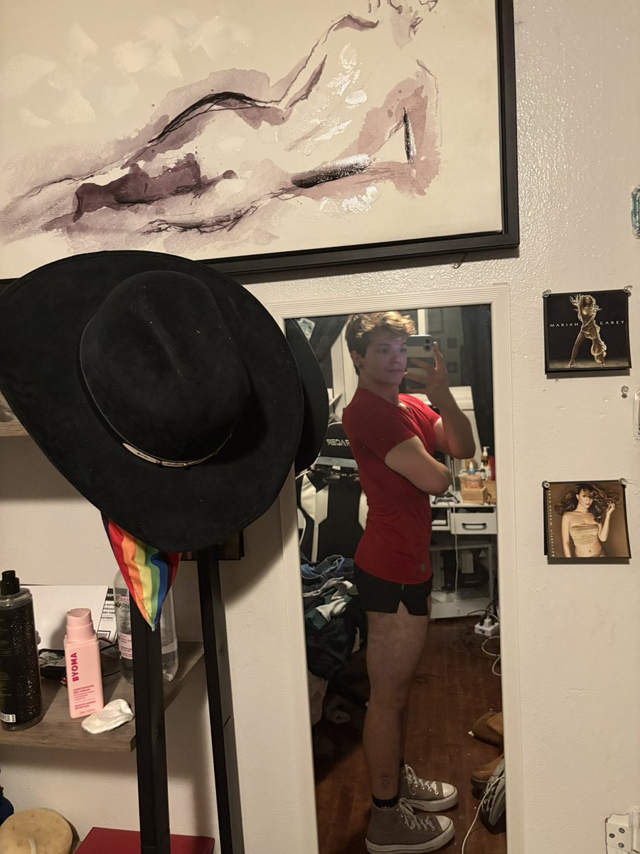 materialalei's tweet photo. Posing or smth #gayteen #gay #mlm #gymfit https://t.co/cYl7UxgxnS